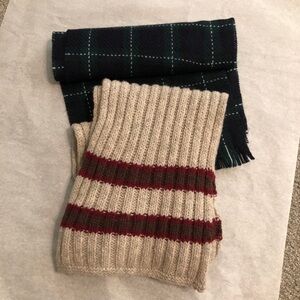 Scarf/ men’s one is Eddie Bauer/ one no brand
